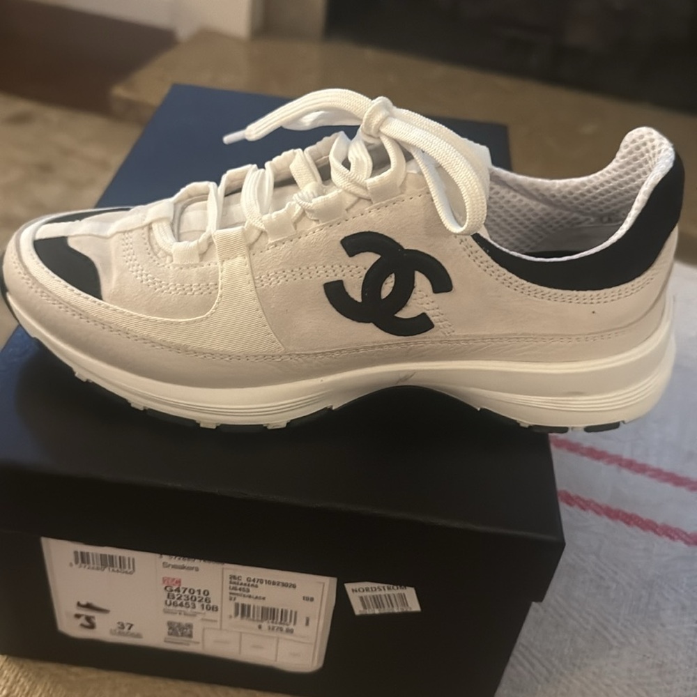 Chanel Black and White Sneakers!! New for Spring and I only wore them twice!! - Picture 5 of 11